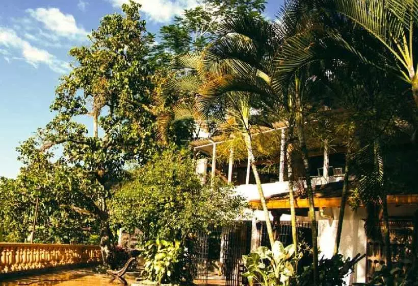 ホテル Otrolado Lodge