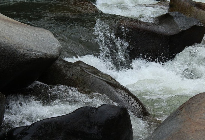 فندق Otrolado Lodge