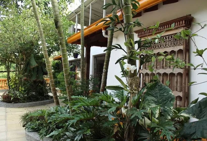 ホテル Otrolado Lodge