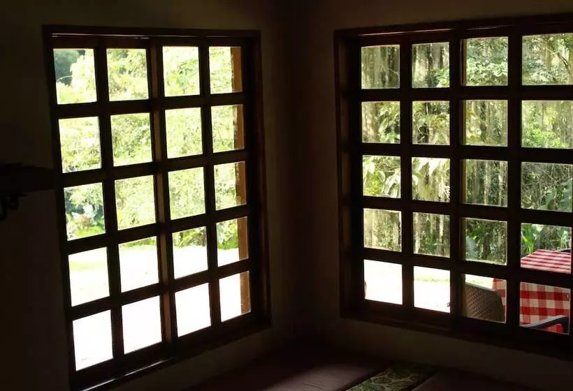 ホテル Otrolado Lodge
