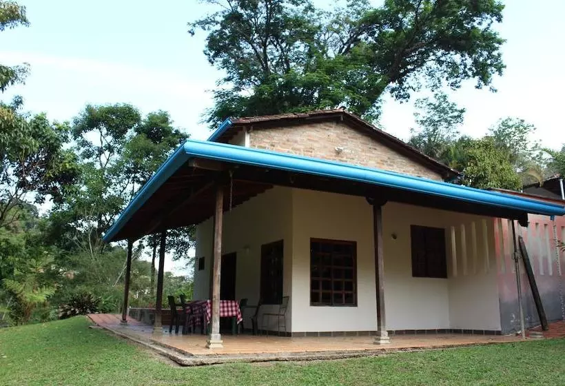 ホテル Otrolado Lodge