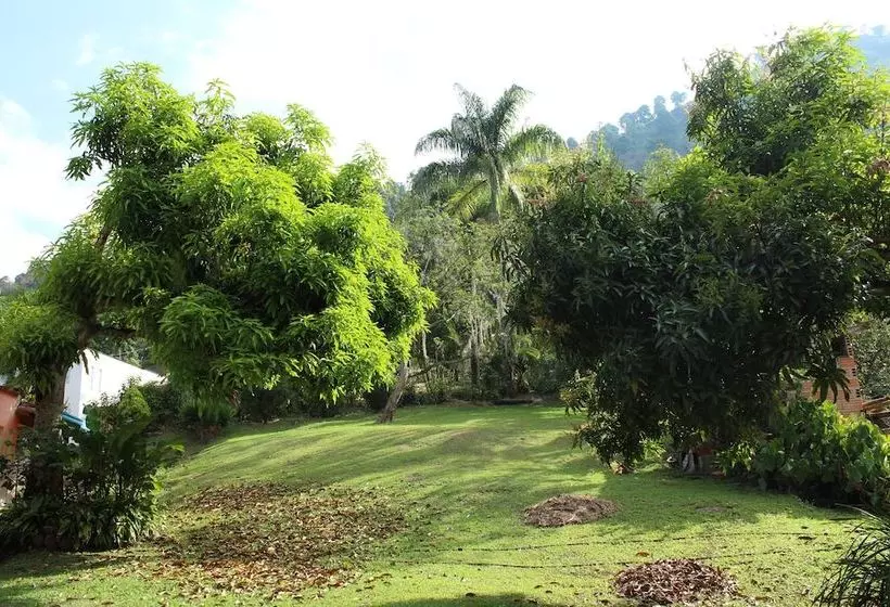 ホテル Otrolado Lodge