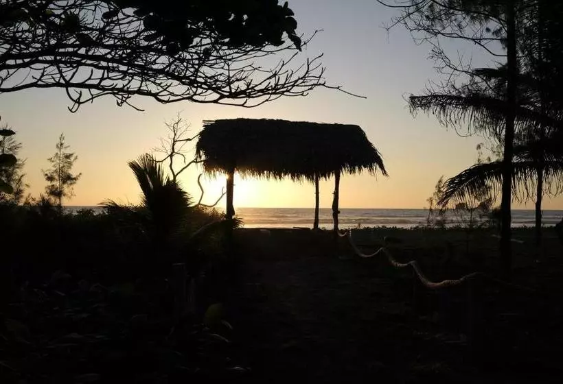ペンション El Refugio Ayampe