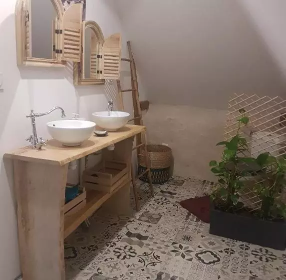 ペンション Gîte Du Moulin De Barutel Mamers,petite Maison Avec 1 Chambre Idéale Couple,spa Et Soins Sur Réserva