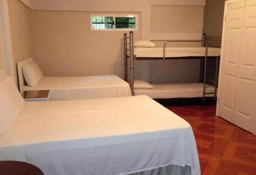 پانسیون Hostal Vista Del Mar