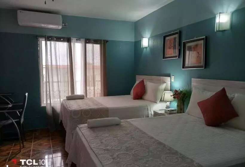 پانسیون Hostal Vista Del Mar