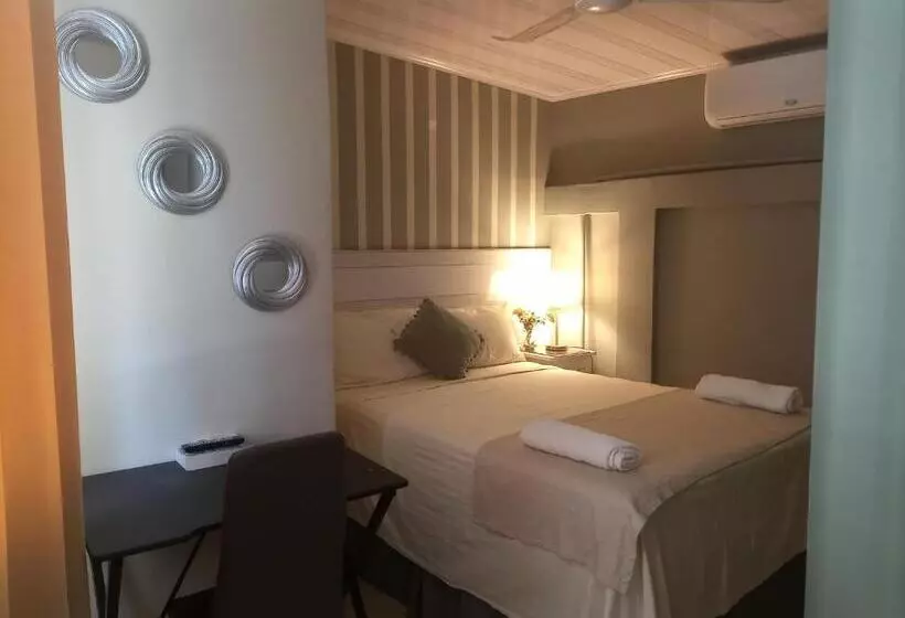 پانسیون Hostal Vista Del Mar