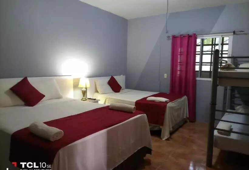 پانسیون Hostal Vista Del Mar