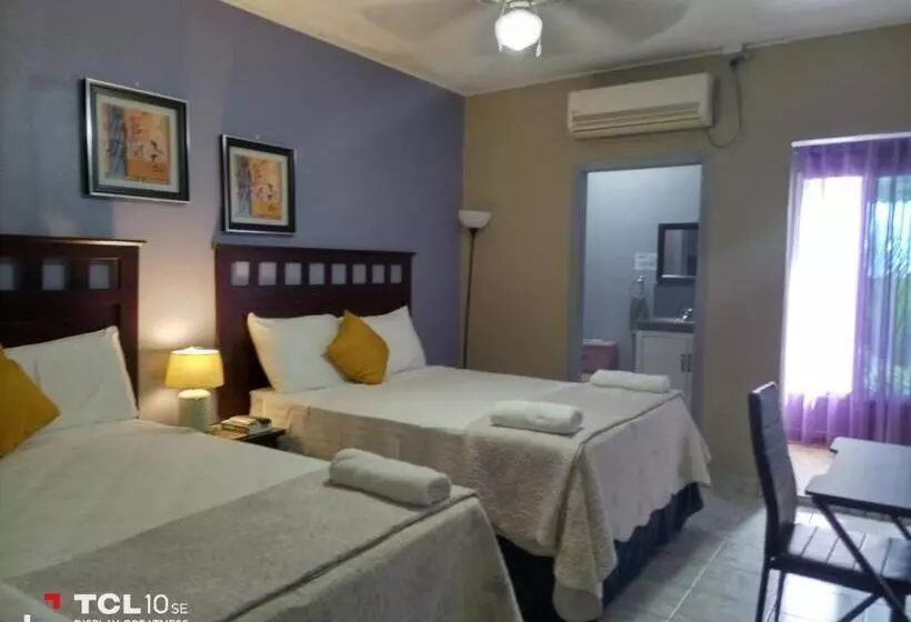 پانسیون Hostal Vista Del Mar