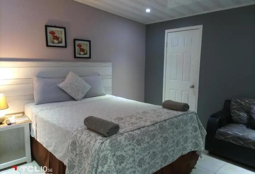 پانسیون Hostal Vista Del Mar