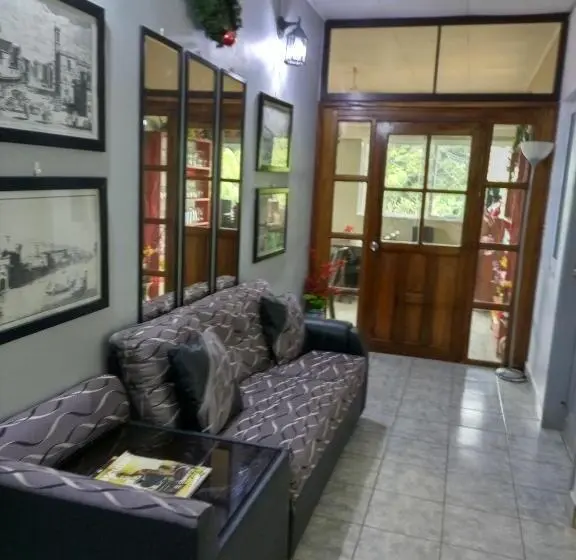 پانسیون Hostal Vista Del Mar