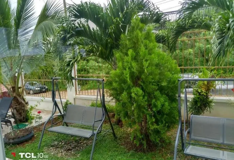 پانسیون Hostal Vista Del Mar