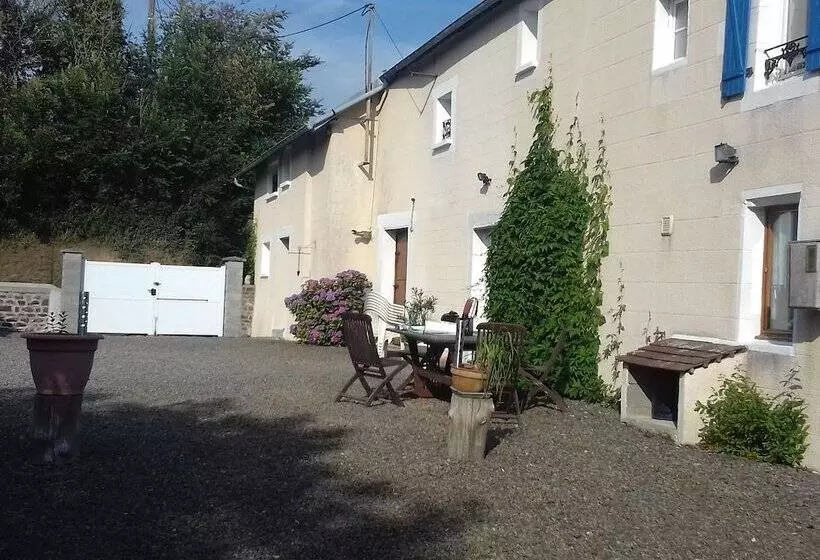 ペンション La Parisiere