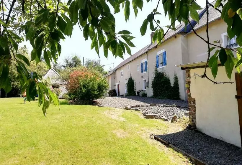 ペンション La Parisiere