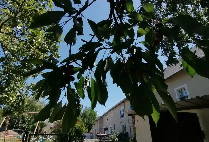 ペンション La Parisiere