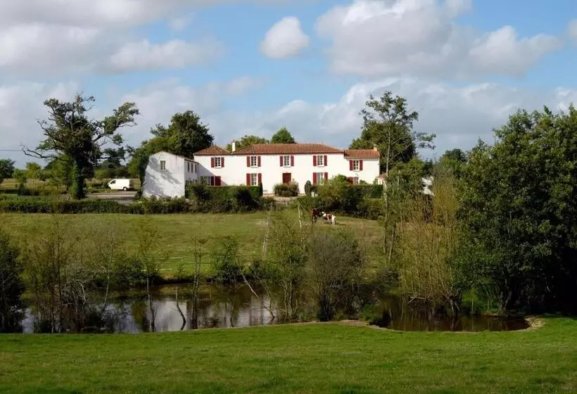 ペンション Le Logis De La Lande