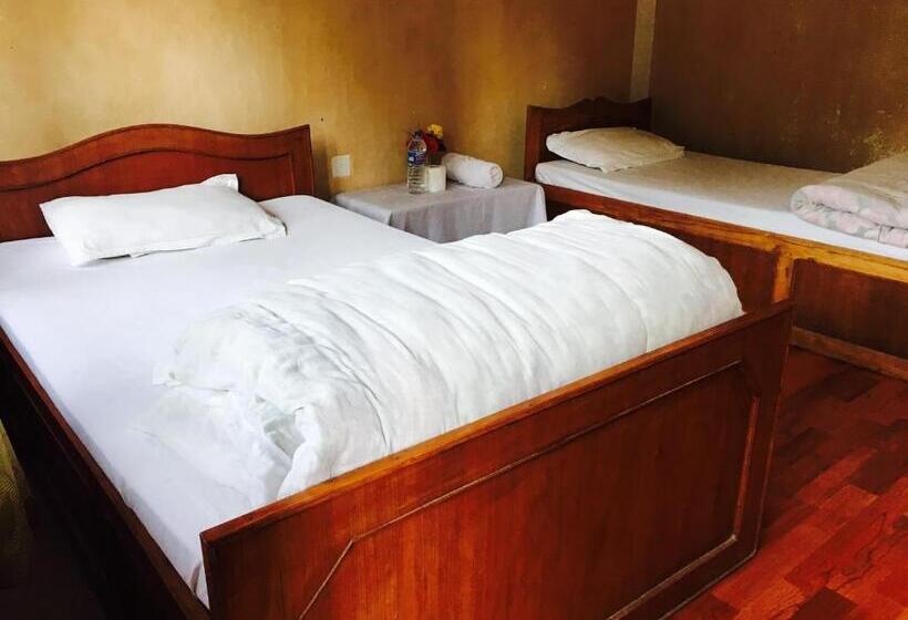 پانسیون Shrestha Hotel & Restaurant