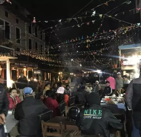 پانسیون Shrestha Hotel & Restaurant