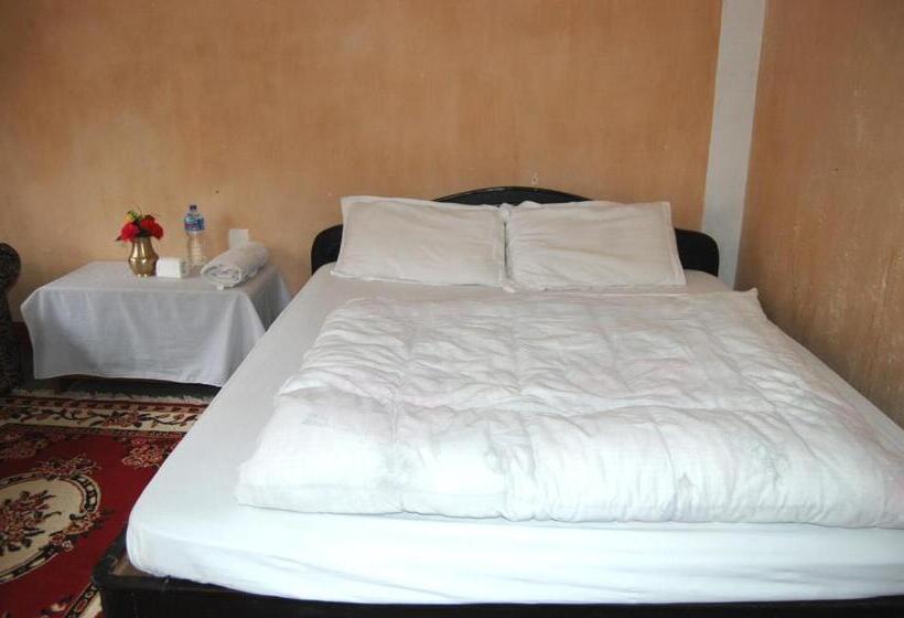 پانسیون Shrestha Hotel & Restaurant