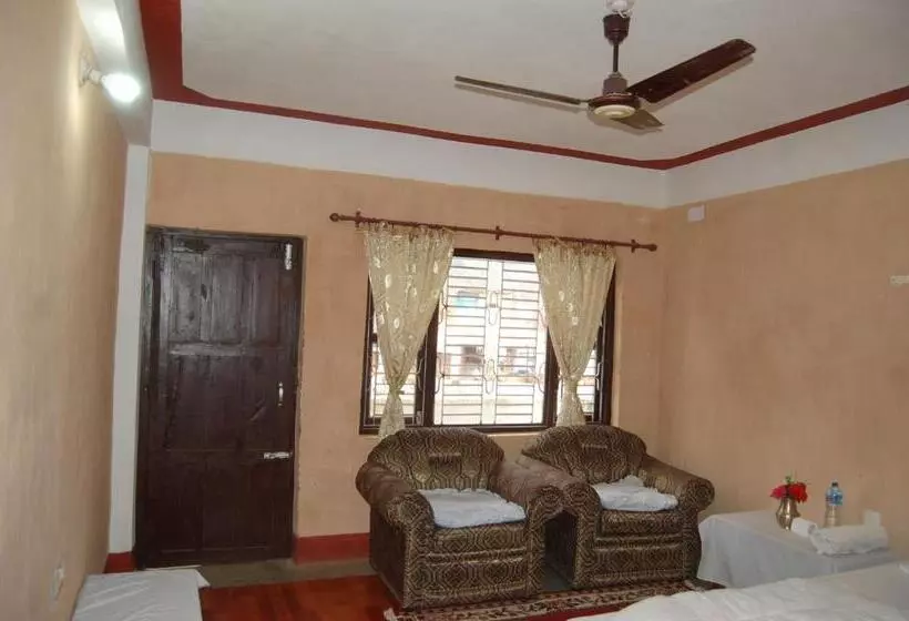 پانسیون Shrestha Hotel & Restaurant