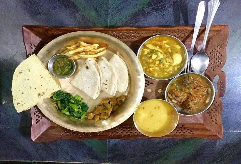 پانسیون Shrestha Hotel & Restaurant