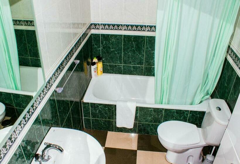 Tipica Casa En Frigiliana Con Patio Y Terraza