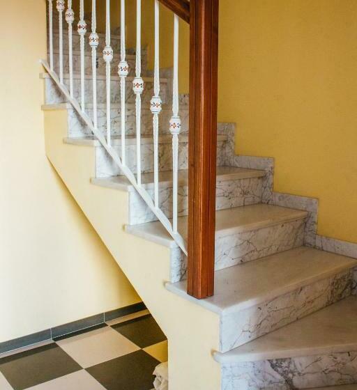 Tipica Casa En Frigiliana Con Patio Y Terraza