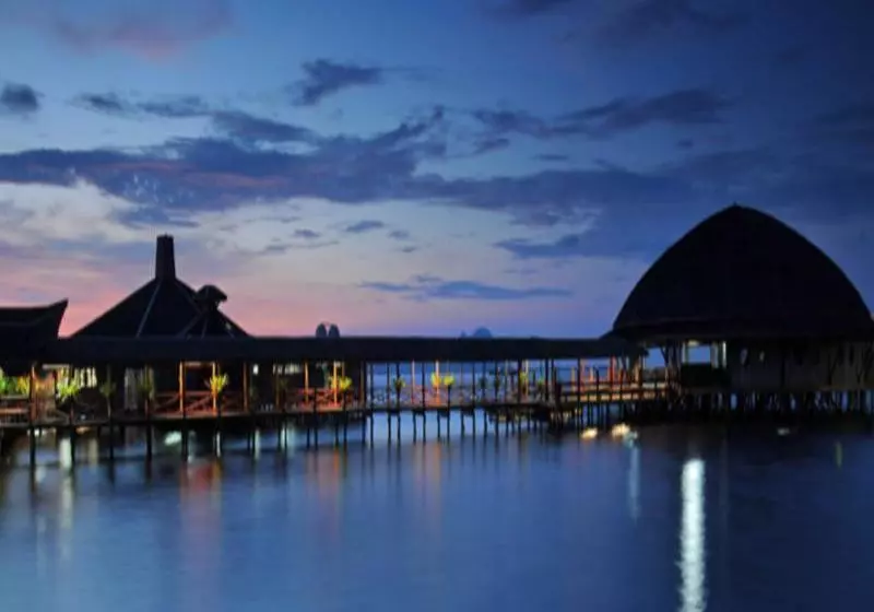 ホテル Dragon Inn Floating Resort