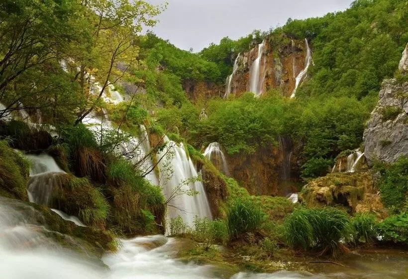 هتل Eva Luxury Rooms & Apartments