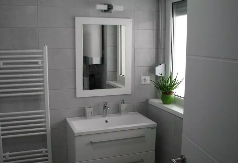 هتل Eva Luxury Rooms & Apartments