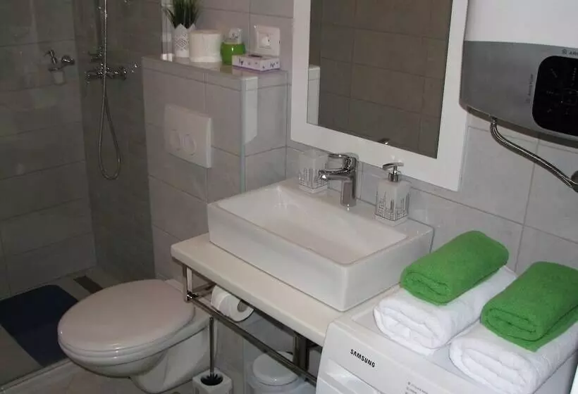 هتل Eva Luxury Rooms & Apartments