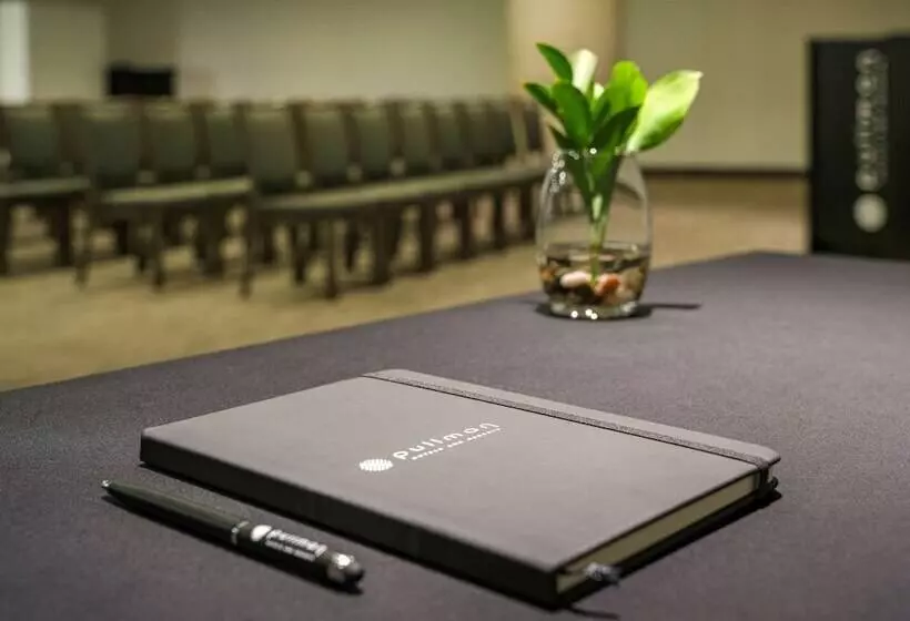 Hotelli Pullman Sharjah