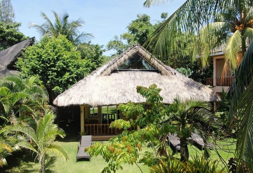 酒店 Thalatta Resort