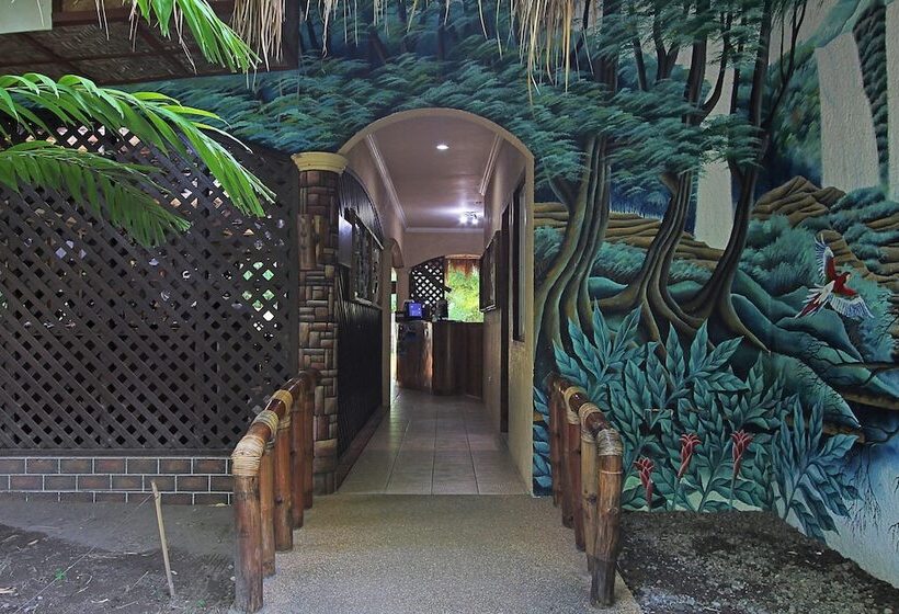 酒店 Thalatta Resort