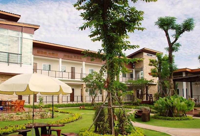 Отель The Park Nangrong Resort