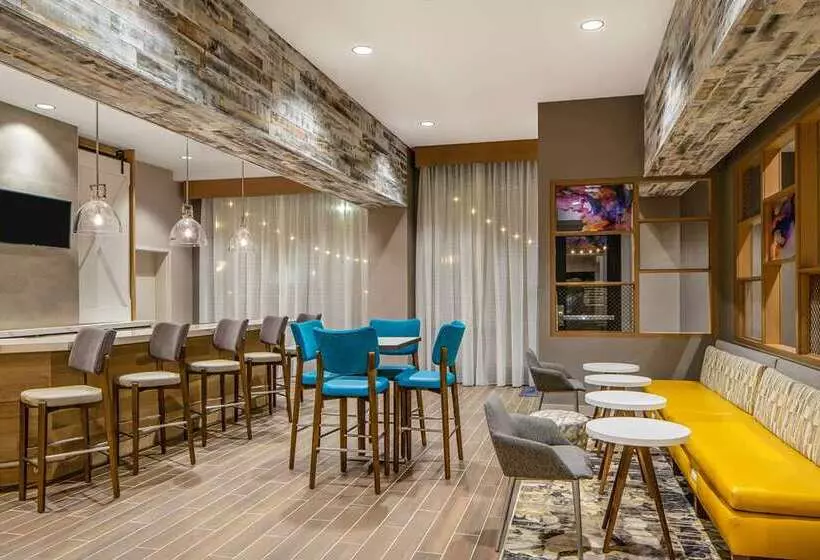 ホテル Hampton Inn & Suites Raleigh Midtown