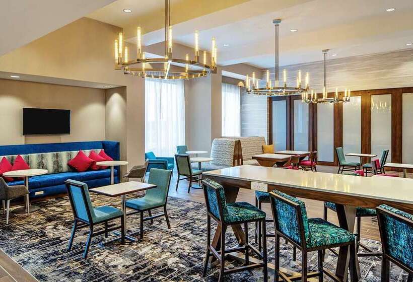 هتل Hampton Inn & Suites Raleigh Midtown