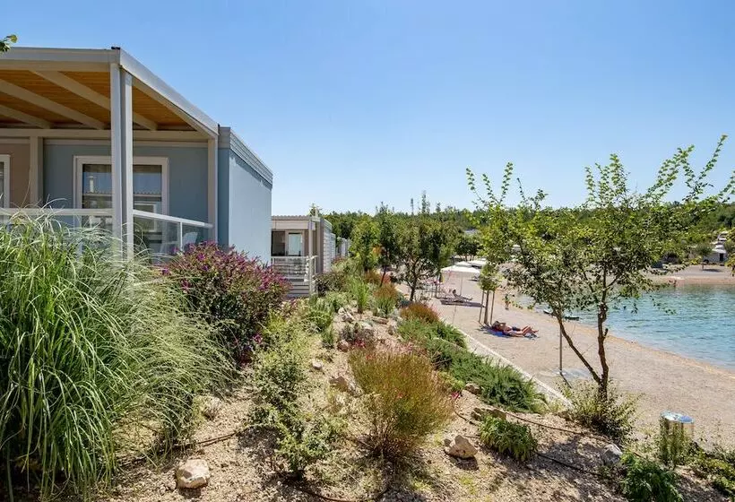 ホテル Mobile Homes Camping Omišalj