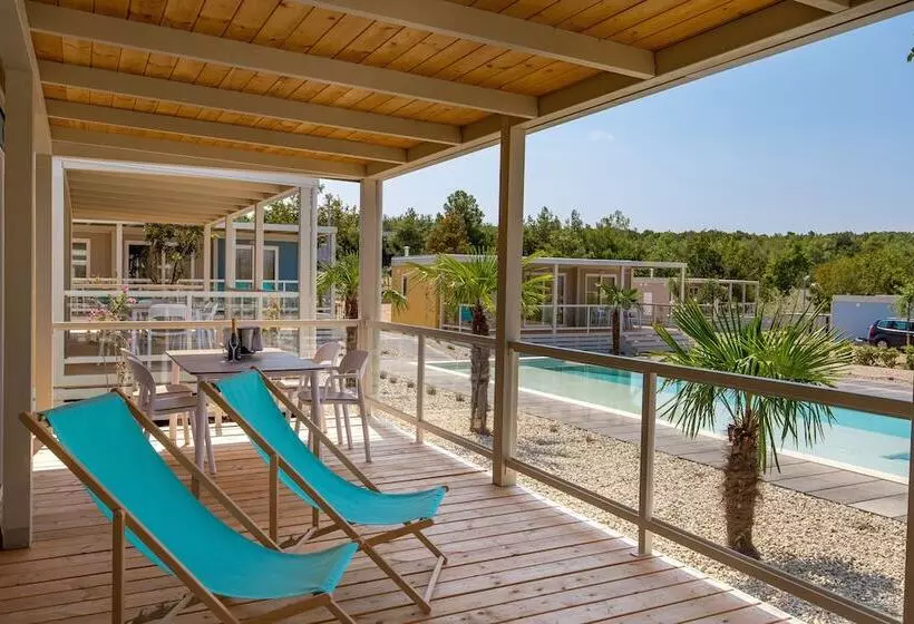 ホテル Mobile Homes Camping Omišalj