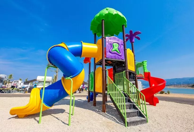 ホテル Mobile Homes Camping Omišalj