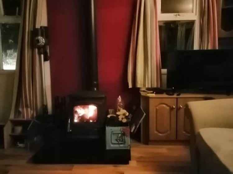 Midden Manor Country Stay On A Working Dairy Farm