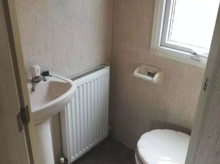 Midden Manor Country Stay On A Working Dairy Farm