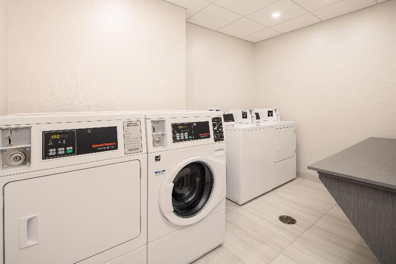 فندق Holiday Inn Express & Suites   Ft Myers Beach Sanibel Gateway, An Ihg