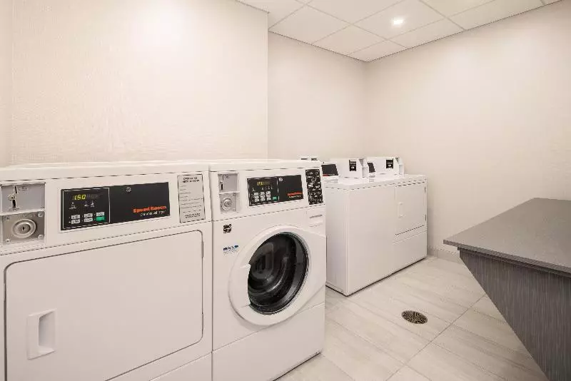 Hotelli Holiday Inn Express & Suites   Ft Myers Beach Sanibel Gateway, An Ihg