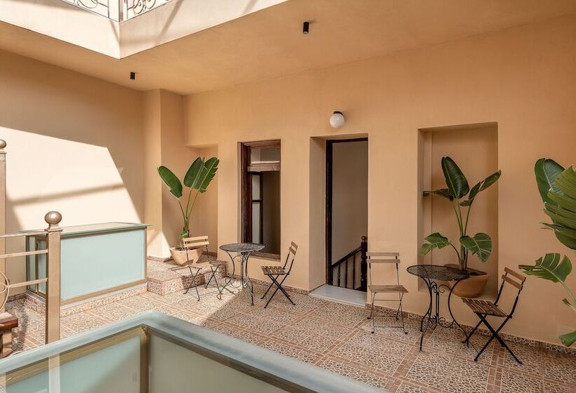 پانسیون Old Town Suites