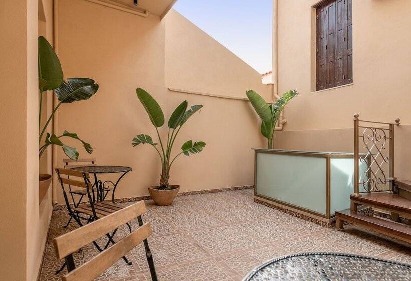 پانسیون Old Town Suites