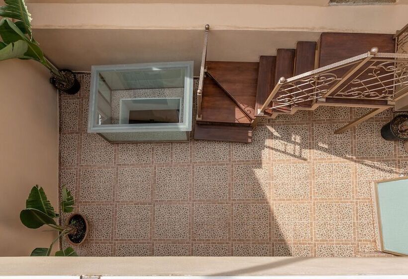 پانسیون Old Town Suites