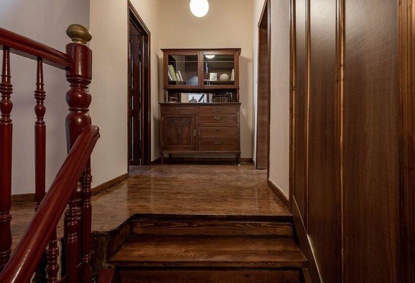 پانسیون Old Town Suites