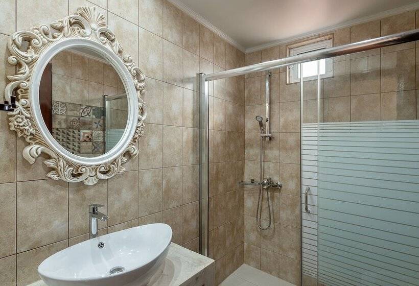 پانسیون Old Town Suites