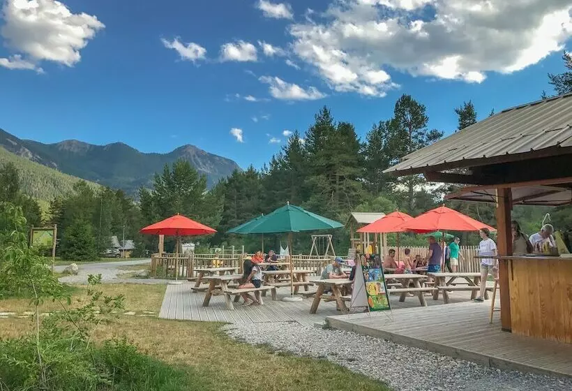 ホテル Huttopia La Clarée